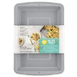 Wilton Oblong Pan With Cover 32.5cm X 22.5cm
